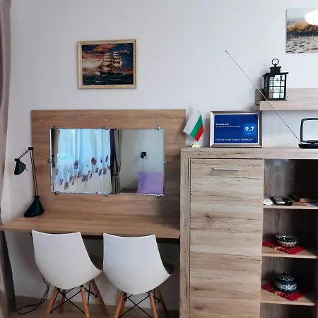 светлая новая студия в Apartment