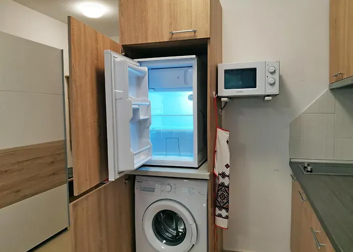 светлая новая студия в Apartment *