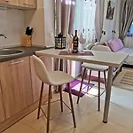 светлая новая студия в Apartman *