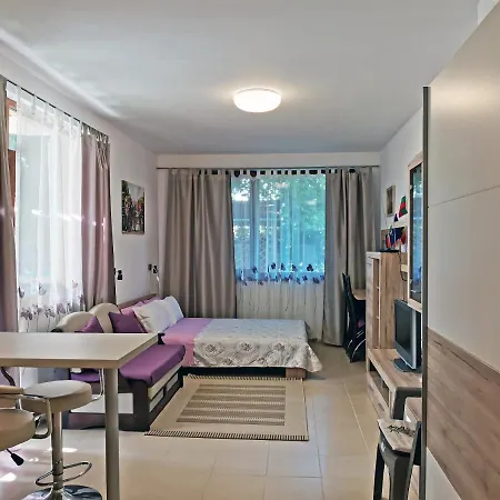 Apartament светлая новая студия в Primorsko